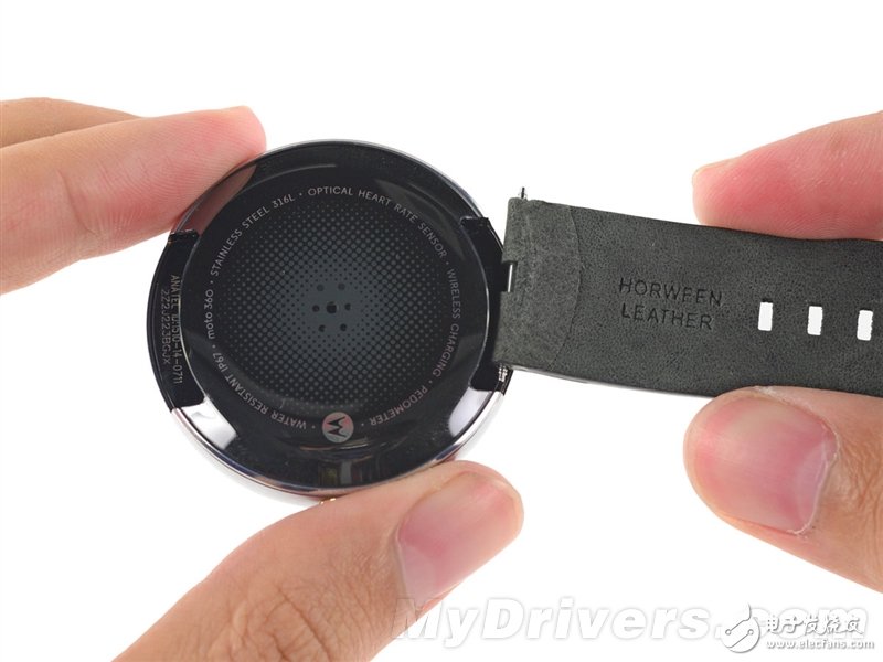 Moto 360暴力拆解：足以秒殺Apple Watch的智能手表？