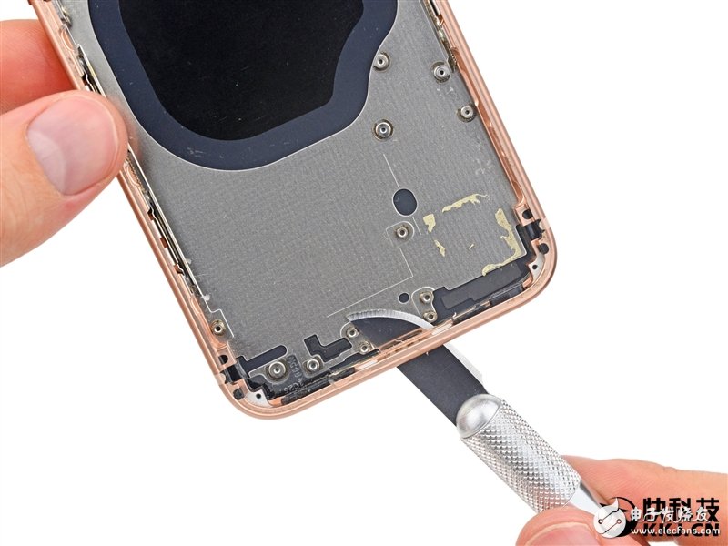 iPhone 8完全拆解：罕見2GB內(nèi)存造就奇跡！